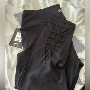 Avia cropped leggings. NWT
